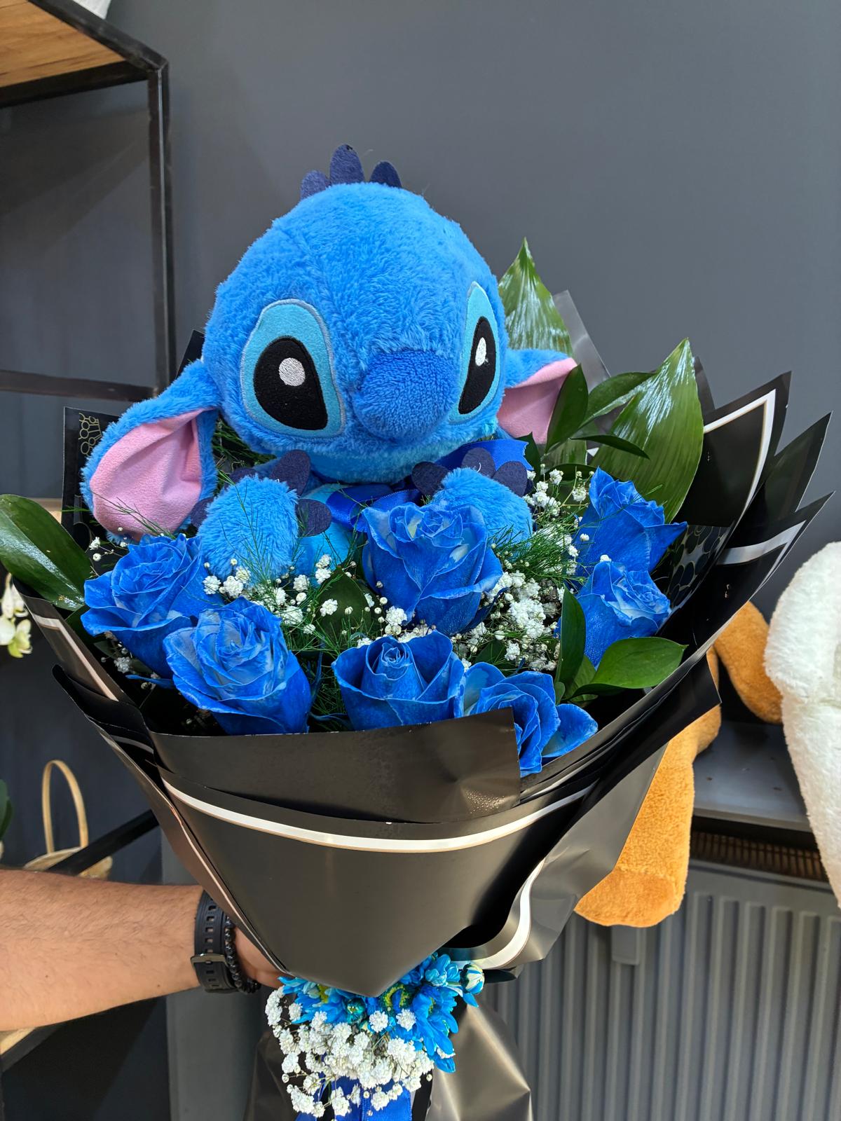 7-mavi-gul-ozel-tasarim-pelus-stick-buketi-28