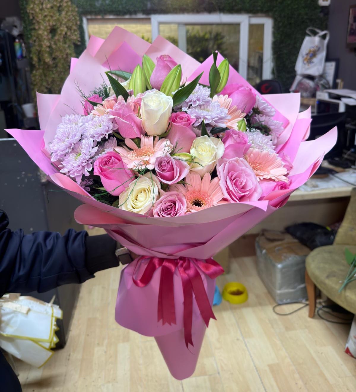 pembenin-aski-karisik-pembe-beyaz-gul-buketi--29