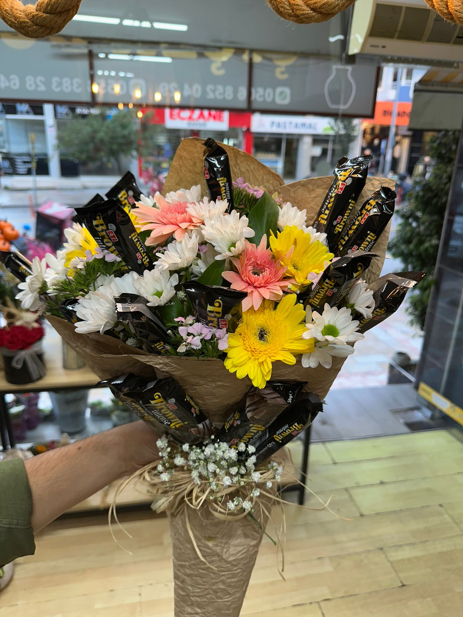 karisik-renkli-brovni-buketi-37